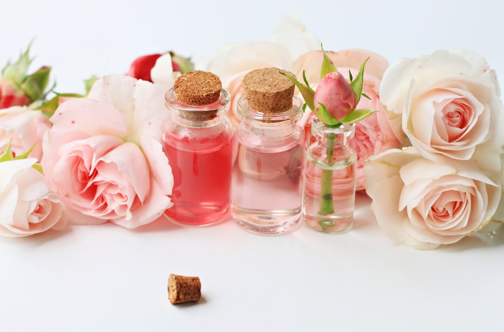 L’eau de rose : De l’esthétique aux bienfaits thérapeutiques